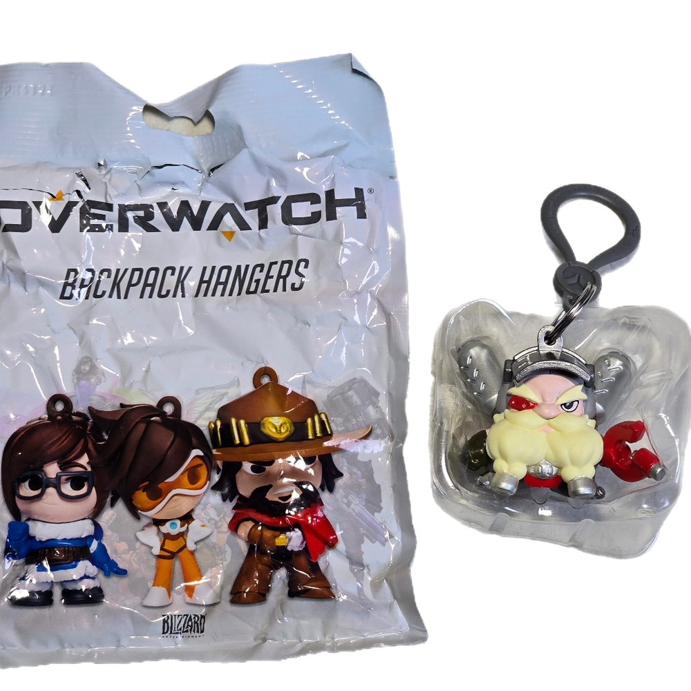 Blizzard Overwatch Backpack Keychain Hanger Torbjorn NEW Open Package